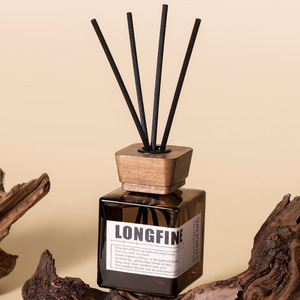 Cao cấp cổ điển chai vuông nhãn hiệu riêng làm mát không khí hương liệu khuếch tán sậy với nắp gỗ - Product Image 3