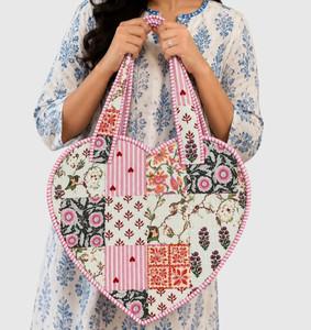 <b>Heart</b>-Shaped Patchwork Cotton Tote <b>Bag</b> With Floral Pattern And Embroidery For Shopping Vintage Style - Product Image 1