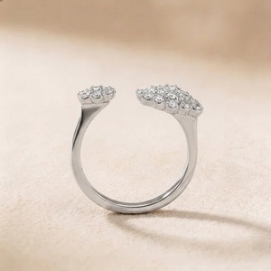 Bague ouverte à double grappe florale en or blanc 9K avec diamant de laboratoire taille ronde 1,25 carat pour femme, bijoux fins personnalisés - Product Image 6