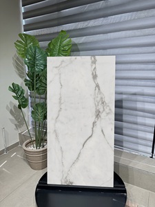 Azulejo Cerámico Ecológico MARRONE CHIARO Bianche Statuarietto, Acabado Pulido Mate Tipo Mármol, Revestimiento de Lujo para Pisos y Paredes en Venta - Product Image 3