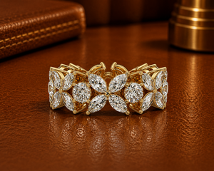 Anillo de Eternidad Floral Premium de Oro Puro de 14K con Diamantes Cultivados en Laboratorio de Corte Marquesa y Racimo Redondo, Anillo de Boda, Joyería Fina para Aniversario - Product Image 1