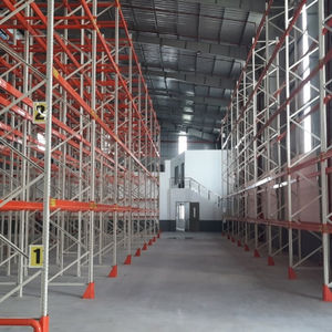 Solución de Almacenamiento Automatizada con Sistema de Racks de Transporte por Radio, Construida con Estructura Reforzada para una Transferencia de Palés Confiable - Product Image 4