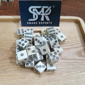 En gros, ensemble de dés de jeu carrés en os de buffle, artisanaux et naturels, pour jeux de société, jeux de table et collectionneurs - Product Image 2