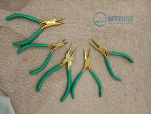 Juego de 5 Pinzas Profesionales para Hacer Joyas, Acabado Dorado, Mango Verde, Herramientas para Cortar Alambre, Hacer Lazos y Abalorios - Product Image 2