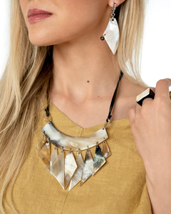 Handmade Horn Item Necklace with Great Hand and Polished Customized Packing the Natural Horn Necklace For Sale - Product Image 6