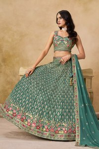 Lehenga Choli vert émeraude brodé avec imprimé floral et dupatta en organza pour les demoiselles d'honneur - Product Image 4