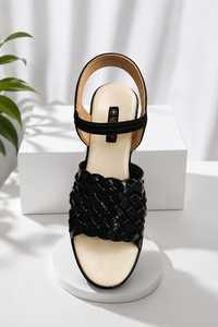 Elegantes Sandalias de Cuña de Cuero Genuino Negro con Punta Abierta y Tira Trasera, Plantilla Acolchada, Estilo Veraniego - Product Image 3