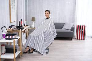 ผ้าคลุมตัดผมสำหรับร้านเสริมสวยและร้านตัดผม Tactus Industries รุ่น Professional Eco-Friendly ผลิตจากโพลีเอสเตอร์ สีดำและสีขาว - Product Image 4