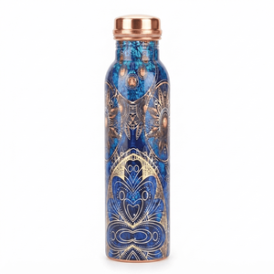 Botella de Agua Artesanal de Cobre con Diseño Geométrico Azul, Recipiente Metálico Reutilizable para Bebidas, Venta al por Mayor, Hecho a Mano en India, Regalo para Cocina, Exportación - Product Image 1