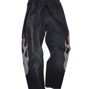 Pantalon de jogging en molleton français personnalisé pour hommes, style décontracté vintage épais avec détails en strass - Product Image 4