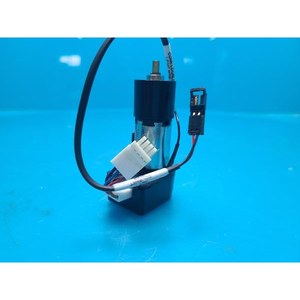 Watkins Johnson 988314-001 MOTOR_U/L SERVOMOTOR DE TRANSMISIÓN_A-max (30 Unidades Usadas Como Piezas de Equipos Semiconductores Legacy) - Product Image 2