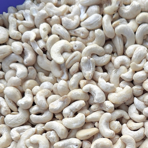 เม็ดมะม่วงหิมพานต์แบบดิบจากโรงงานเวียดนาม WW180 WW240 WW320 LP เม็ดมะม่วงหิมพานต์ลูกค้าขายส่ง ODM - Product Image 1