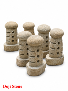 โคมไฟหินทรายญี่ปุ่น Doji Stone ขนาด 45 ซม. สำหรับตกแต่งสวนกลางแจ้ง สไตล์เซน เหมาะสำหรับบ่อน้ำและสระน้ำ - Product Image 3