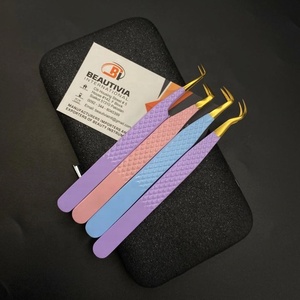 Pince à épiler personnalisée en acier inoxydable doré avec crochet à 90 degrés Applicateur de grande quantité et de volume pointu personnalisé - Product Image 6