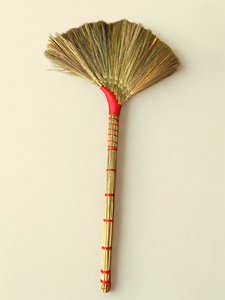 Balai en herbe naturelle écologique |   Balai de nettoyage doux traditionnel pour sols intérieurs et extérieurs - Product Image 3