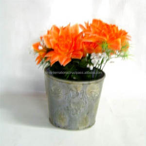 Macetero Decorativo de Diseño Moderno y Clásico, Pequeño, de Hierro con Recubrimiento en Polvo, con Sistema de Autorriego, Ecológico y Duradero - Product Image 4