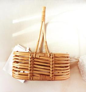 Cesta de picnic de ratán única, perfecta para transportar vino, champán y bebidas, y como almacenamiento decorativo para la mesa de recepción de invitados, procedente de la India. - Product Image 3