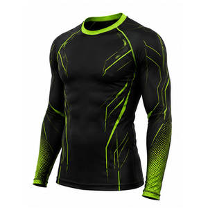 Camiseta de Compresión de Manga Larga Negra para Hombre con Estampado Verde Neón de Secado Rápido - Product Image 5