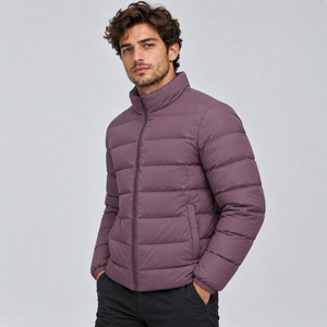 Chaqueta acolchada moderna para hombre que ofrece un aislamiento cálido, comodidad ligera y un estilo versátil para viajes y actividades al aire libre. - Product Image 5