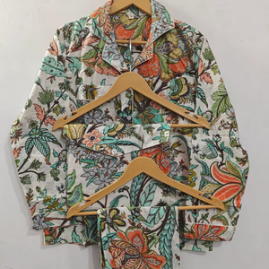 Conjunto de pijama de algodón para mujer, tejido suave, de secado rápido, transpirable, con estampado lindo y suave, ropa de dormir para mujer. - Product Image 1