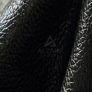 Veste d'hiver confortable en cuir à capuche avec une sensation légère et un intérieur chaud et protecteur - Product Image 6