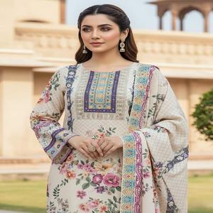 Costume en soie lilas magnifiquement décoré avec des impressions numériques et des broderies miroir faites à la main, ensemble de costume fait main. - Product Image 1