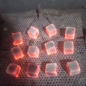 Diseñado a la perfección para el uso de hookah, este carbón natural de alta calidad para shisha es ideal para compradores de carbón. - Product Image 1