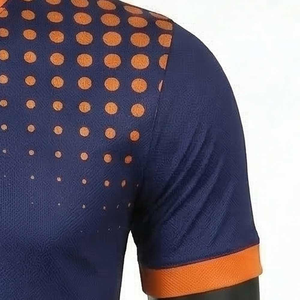 Camiseta de Manga Corta para Hombre, Cuello Redondo, Diseño de Puntos Naranja y Azul Marino, Corte Ajustado, Secado Rápido, Estilo Deportivo - Product Image 4