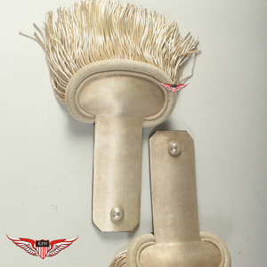 Epaulettes Beige Personalizables Ecológicos con Borlas de Hilo Metálico y Flecos de Mylar para Uniforme - Product Image 1
