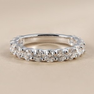 Bague de fiançailles demi-éternité en moissanite taille ronde, argent 925 véritable, cadeau idéal pour elle - Product Image 1
