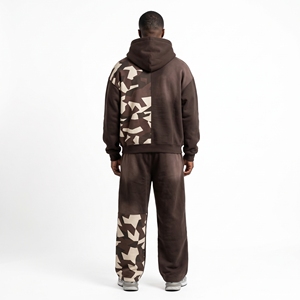 Ensemble survêtement homme marron camouflage, sweat à capuche et pantalon de jogging oversize, streetwear, personnalisable avec logo, tenue décontractée et sportive - Product Image 2