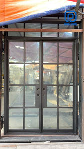 Puerta de Entrada Doble de Hierro Negro de Lujo con Vidrio y Travesaño, Puerta Exterior Moderna de Estilo Industrial para Villa, Uso en Hoteles, Hecha en Vietnam - Product Image 3