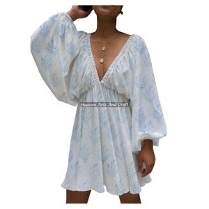 Robe d'été décontractée sexy imprimée colorée à col en V profond et manches lanternes pour femme, imprimé artisanal, très tendance, style décontracté à col en V profond - Product Image 6