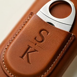 Étui à cigares en cuir artisanal avec coupe-cigare métallique - Vente en gros - Product Image 4