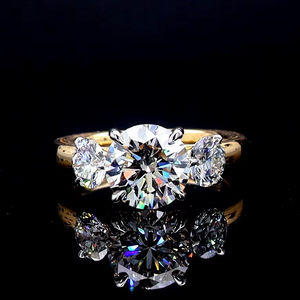 Anillo de Compromiso Clásico con Tres Diamantes Cultivados en Laboratorio, Oro Sólido de 14K, Engaste de Puntas Chapado en Oro de 14K, Corte Estilo Hip Hop, Certificado IGI - Product Image 1