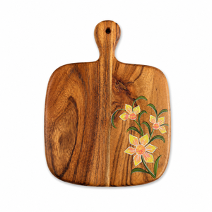 Planche à découper en bois artisanale avec motif floral |   Planche de service multifonctionnelle |   Planche à découper en bois - Product Image 4