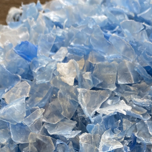 Flocons de PET de haute qualité pour le recyclage bouteille-à-bouteille et la fabrication de produits en plastique recyclé - Product Image 1