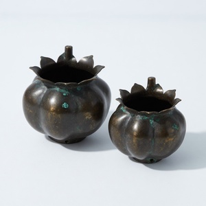 Juego de Macetas de Aluminio Fundido con Acabado Pátina Antigua, Diseño de Granada, para Interiores, Macetas de Propagación de PE para Decoración de Jardín, Patio y Hotel - Product Image 1