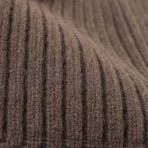 Gorro de lana tejido australiano para otoño e invierno, grueso, con protección para las orejas y efecto adelgazante en el rostro. - Product Image 2