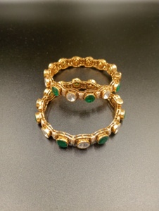 Conjunto de brazaletes de aleación chapados en oro con cristal verde y engaste de bisel de diamantes de imitación para mujer, joyería de estilo clásico, regalo. - Product Image 4