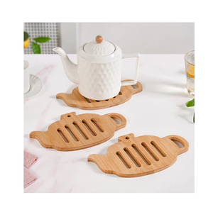 Sous-plats en bois personnalisés, supports pour casseroles, tapis pour théière, forme irrégulière, résistants à la chaleur, design moderne, accessoires de table - Product Image 1