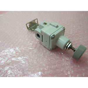 SMC IR2010-02, AMAT 3800-00173, Régulateur de pression - Équipements et pièces semi-conductrices de renommée mondiale - Product Image 3