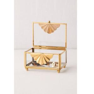 Boîte à bijoux triangulaire en laiton avec cristaux, organisateur de présentation carré doré, solution de rangement élégante pour bagues, colliers et bracelets - Product Image 6