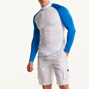Camiseta Deportiva Transpirable para Hombre Fabricada en Pakistán - Nuevo Diseño de Color Sólido en Spandex/Poliéster para MMA, Gimnasio y Deportes, MOQ Bajo de 10 Piezas - Product Image 3