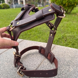 Harnais pour chien en cuir réglable multi-tailles pour chiens de petite, moyenne et grande taille avec boucles métalliques sécurisées et attache pour laisse - Product Image 5