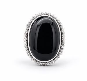 Anillo de Ónix Negro Hecho a Mano, Plata de Ley 925, Joyería Clásica con Piedras Preciosas para Mujer - Product Image 2