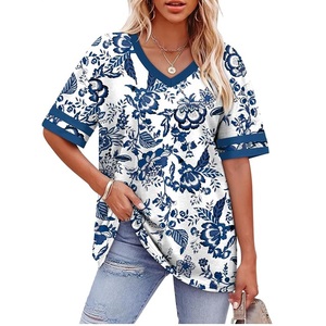 T-shirt personnalisé pour femme à col en V - 100% coton respirant et écologique - T-shirt décontracté d'été fabriqué au Bangladesh - Product Image 5