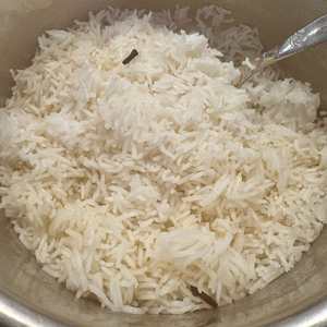 ข้าวบาสมาติเมล็ดยาวหอมคุณภาพพรีเมียมเกรดส่งออก ราคาขายส่งที่ดีที่สุด สำหรับขายปลีกและธุรกิจบริการอาหาร ออสเตรีย ราคาถูก - Product Image 1