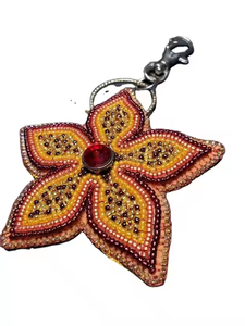 Magnifique porte-clés brodé de perles orange et bleues à motif floral, fait main, écologique, pour la Fête Nationale et la remise des diplômes - Product Image 6
