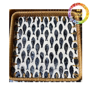 Plateau de service en rotin fait main avec incrustations |   Designs colorés en nacre pour la décoration intérieure, les cadeaux et l'hôtellerie - Product Image 1